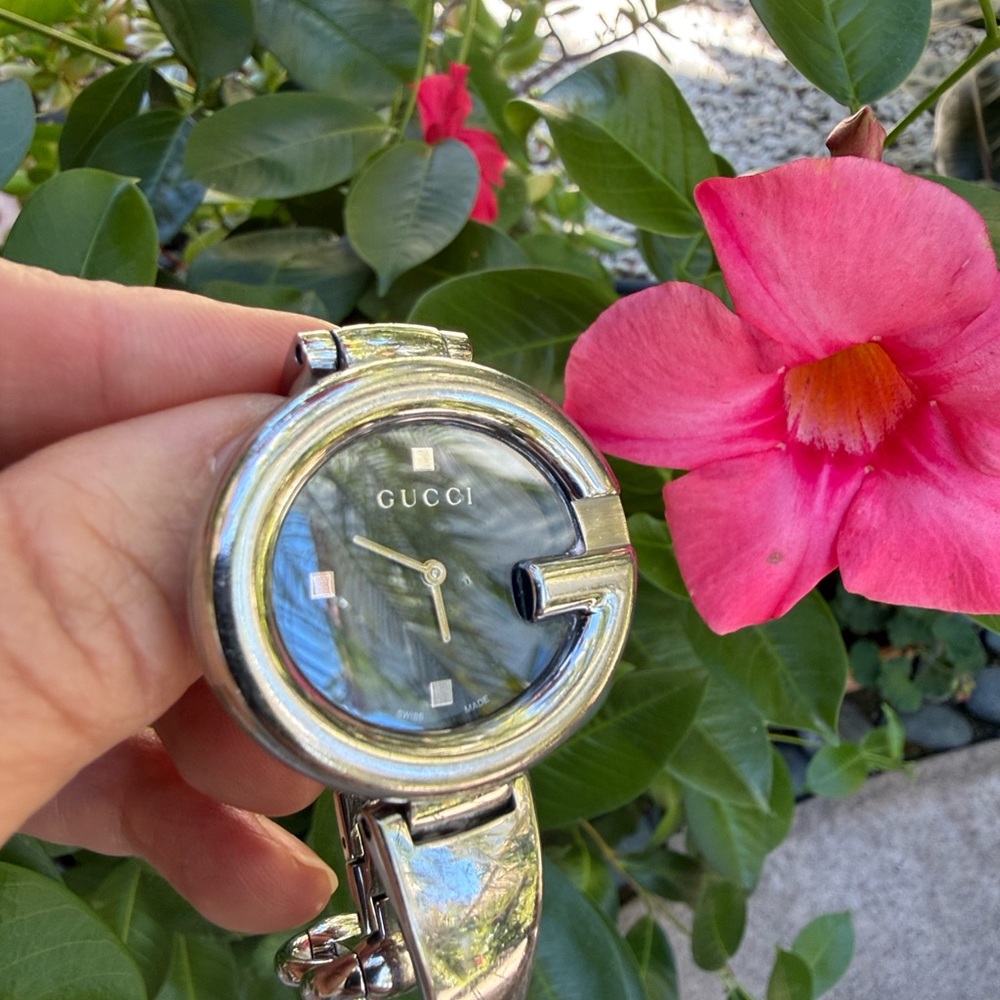 Gucci Guccissima black and silver watch, authentic EUC - Picture 6 of 8